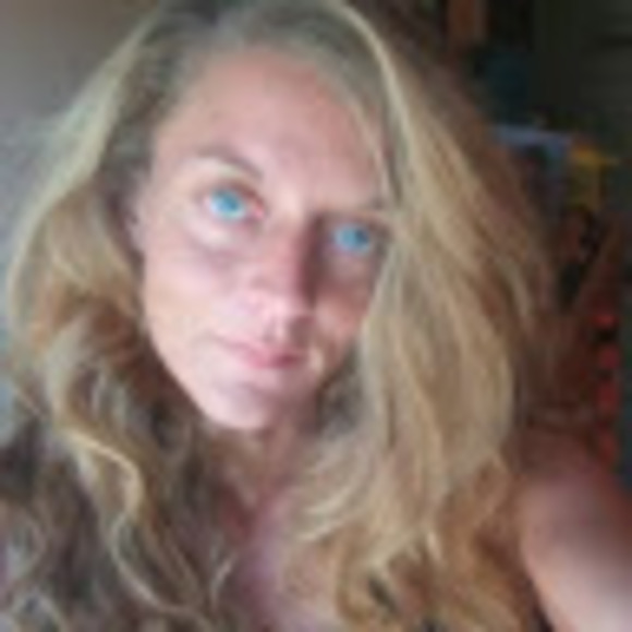 Meet your Posher, Amber - Picture 1 of 1